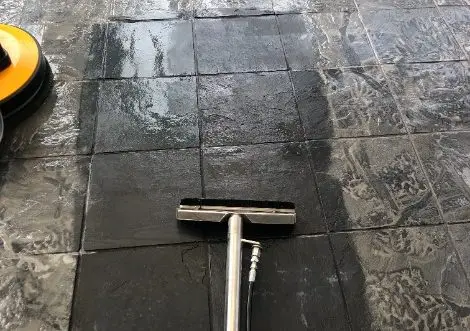 Hard floor during clean, hard floor cleaning, hard floor cleaning services